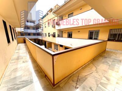 For sale of flat in Cúllar Vega