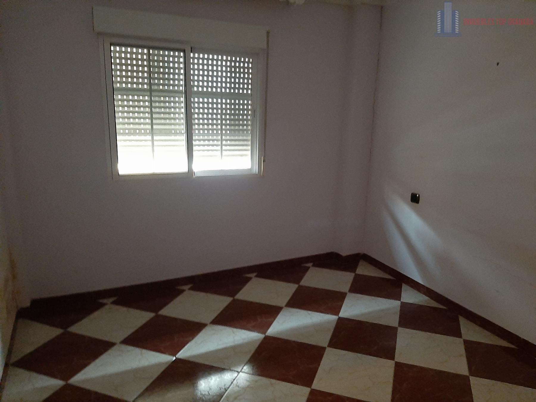 For sale of house in Chauchina