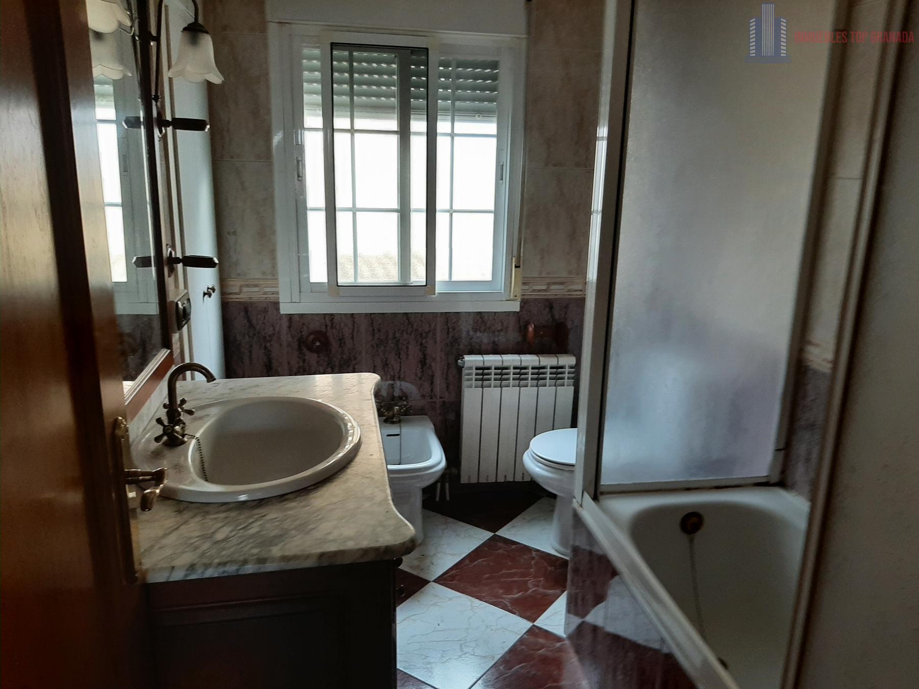 For sale of house in Chauchina