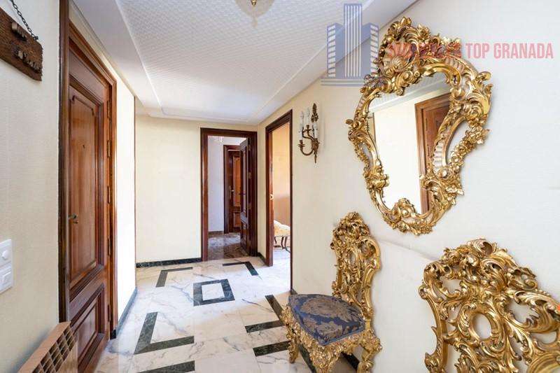 For sale of flat in Granada