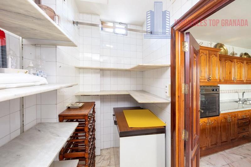 For sale of flat in Granada