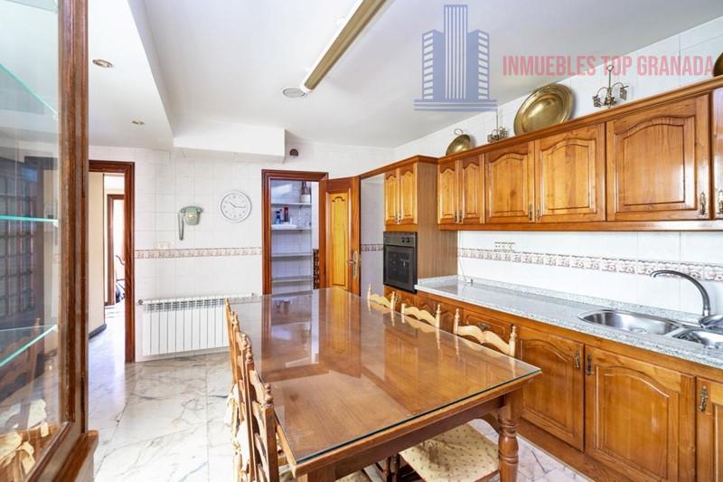 For sale of flat in Granada