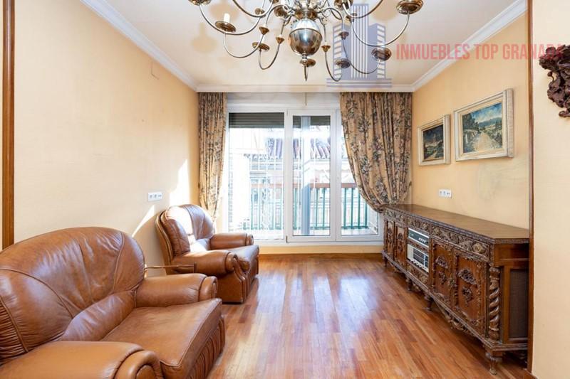 For sale of flat in Granada