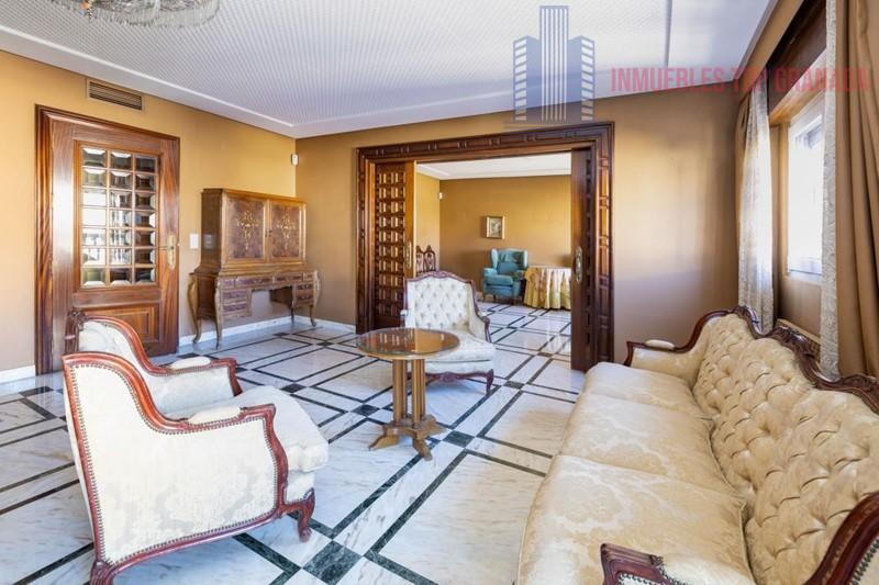 For sale of flat in Granada