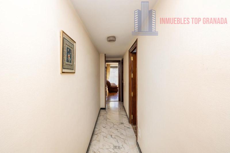 For sale of flat in Granada