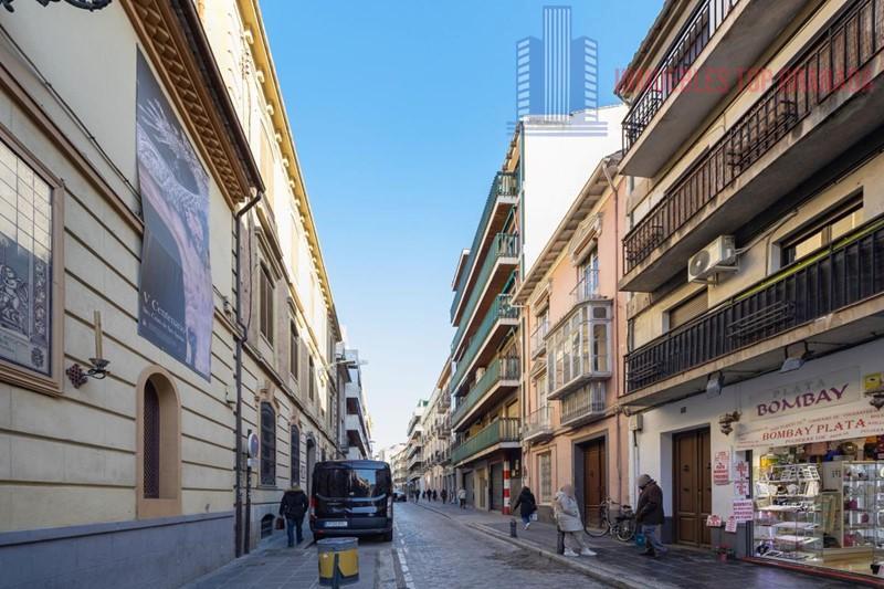 For sale of flat in Granada