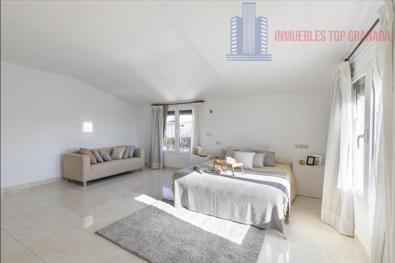 For sale of house in Peligros