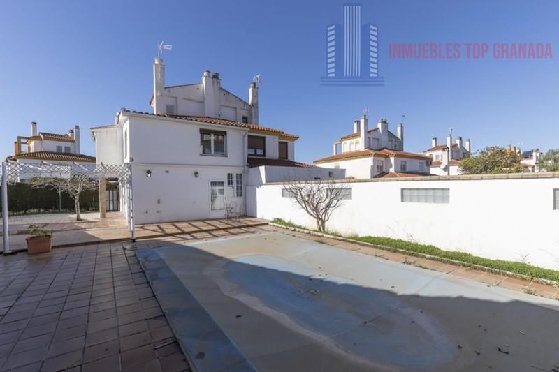 For sale of house in Peligros