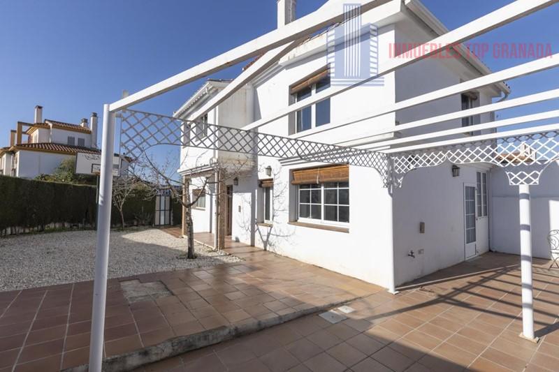 For sale of house in Peligros
