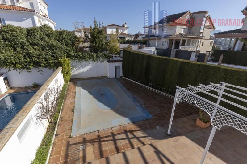 For sale of house in Peligros