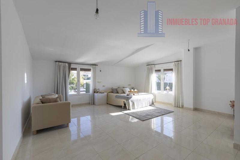 For sale of house in Peligros