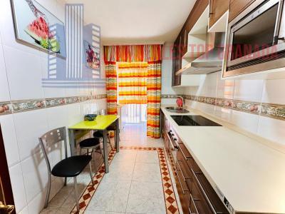 For sale of flat in Granada