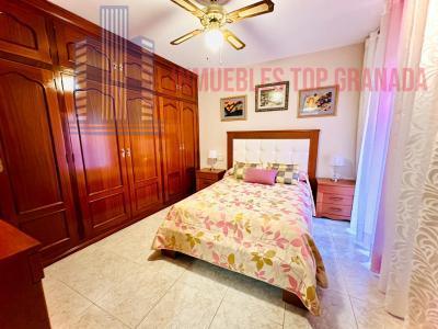 For sale of flat in Granada