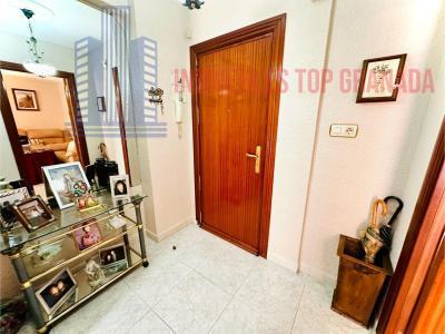 For sale of flat in Granada