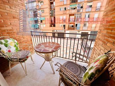 For sale of flat in Granada