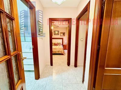 For sale of flat in Granada
