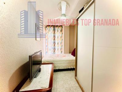 For sale of flat in Granada