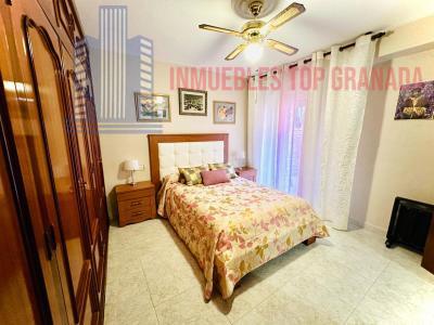 For sale of flat in Granada
