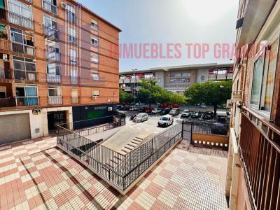 For sale of flat in Granada