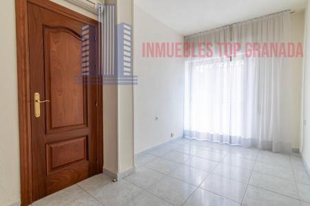 For sale of flat in Iznalloz