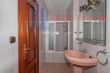 For sale of flat in Iznalloz