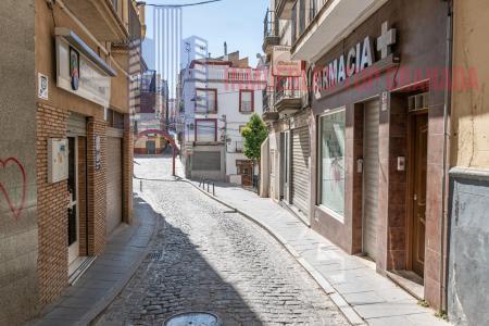 For sale of flat in Iznalloz
