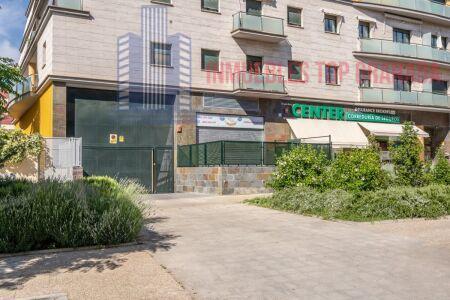 For sale of garage in Granada