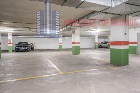 For sale of garage in Granada