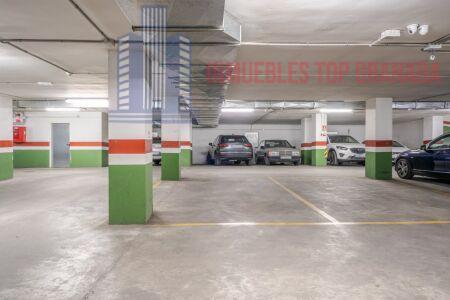 For sale of garage in Granada
