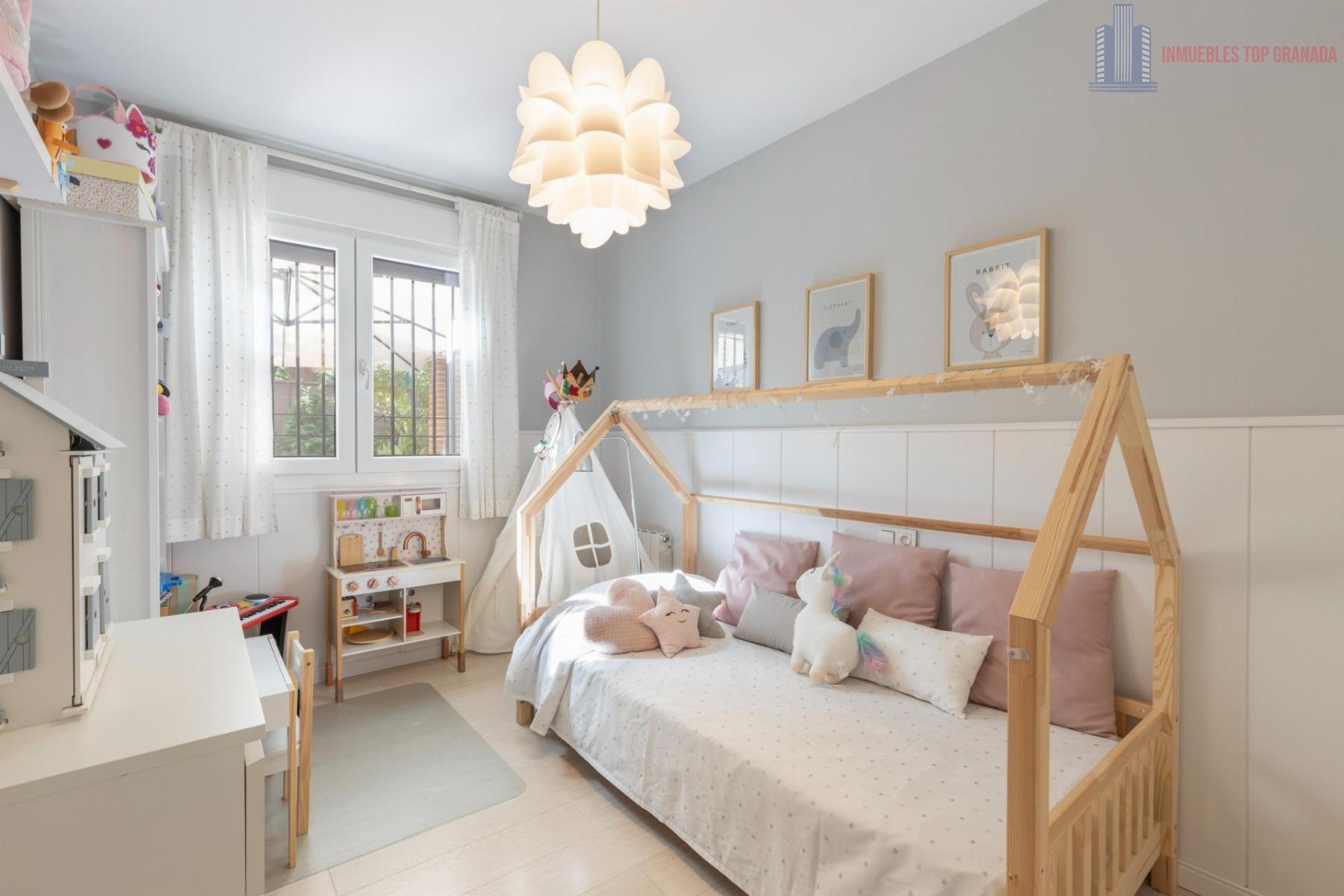 For sale of flat in Granada