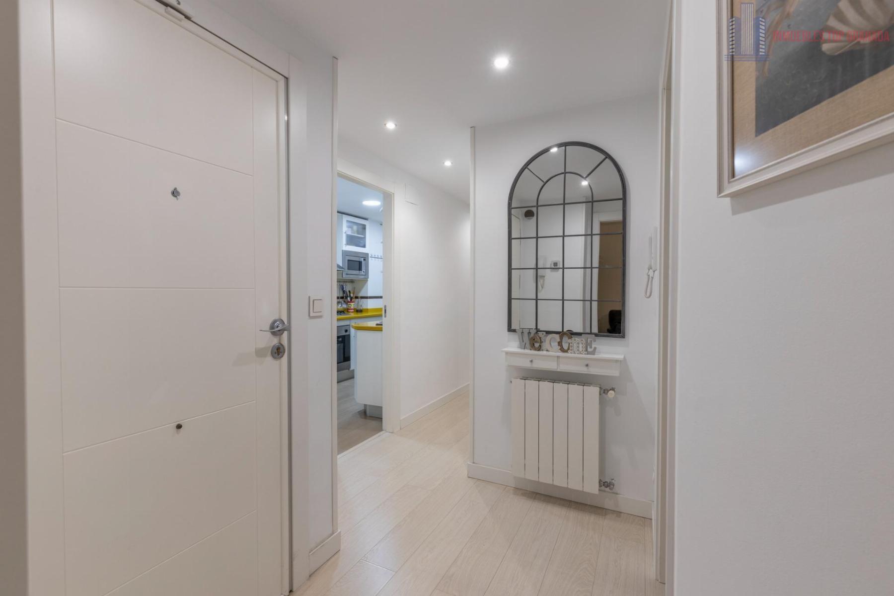 For sale of flat in Granada
