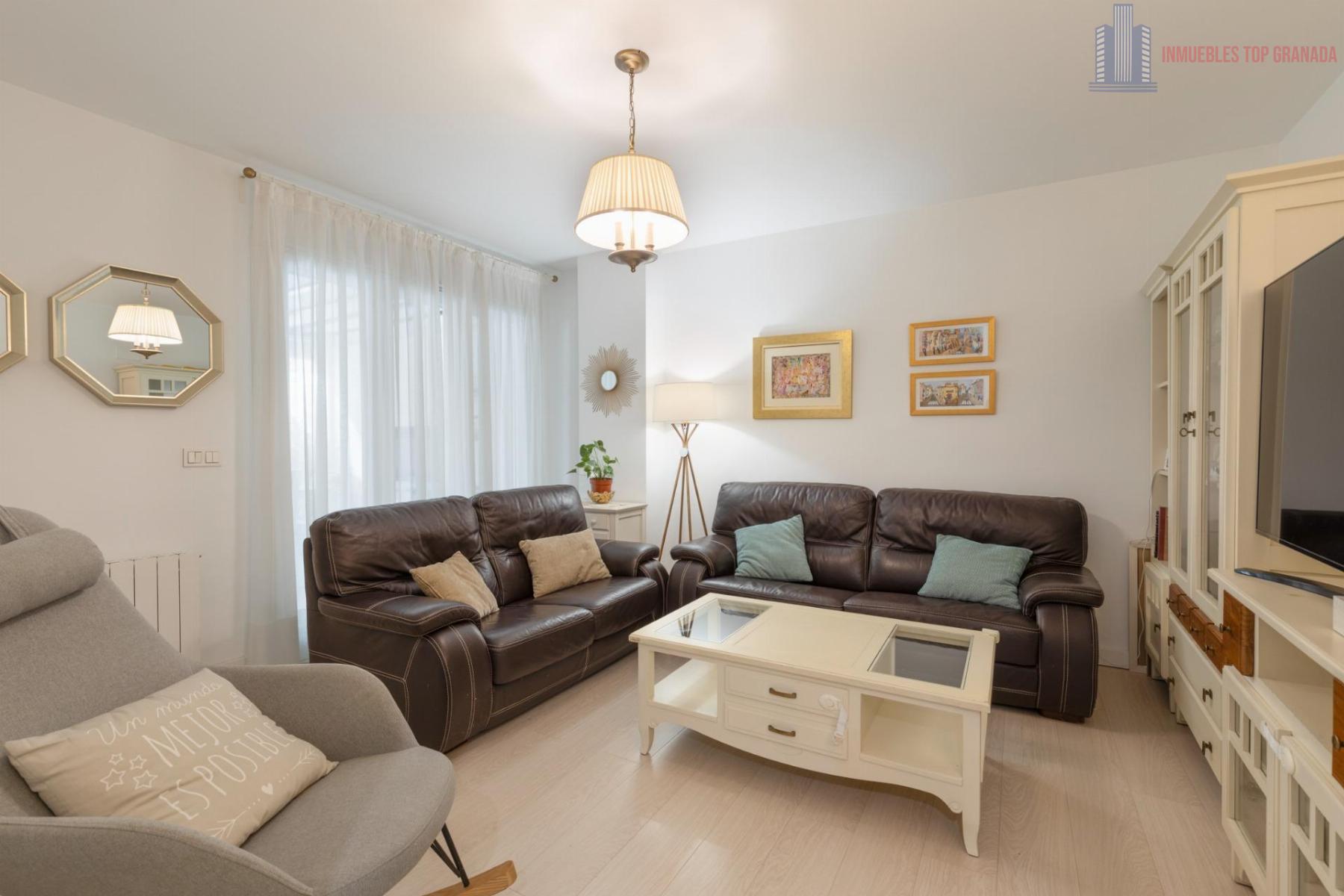 For sale of flat in Granada