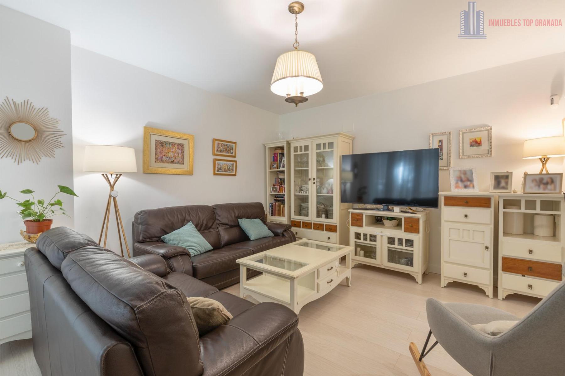 For sale of flat in Granada