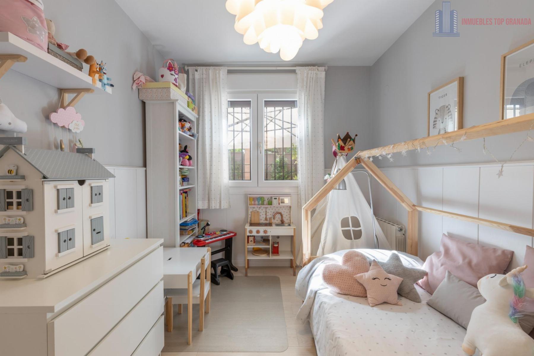 For sale of flat in Granada