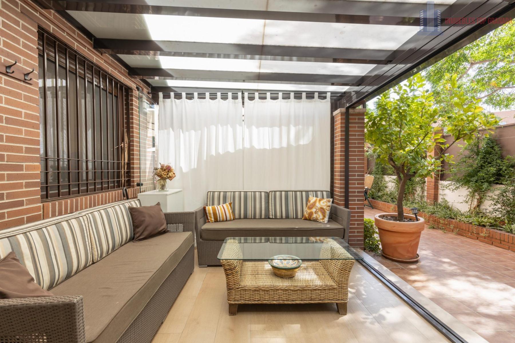 For sale of flat in Granada