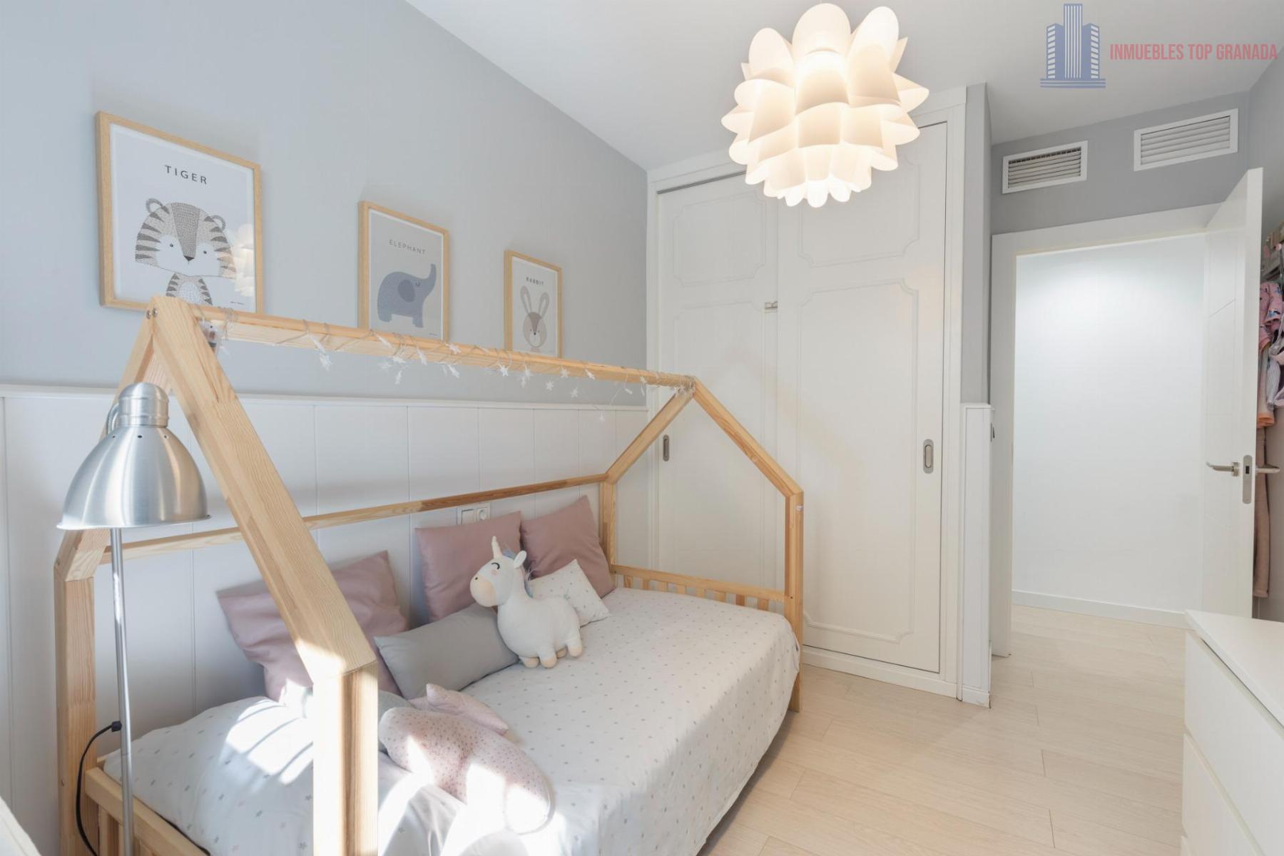 For sale of flat in Granada