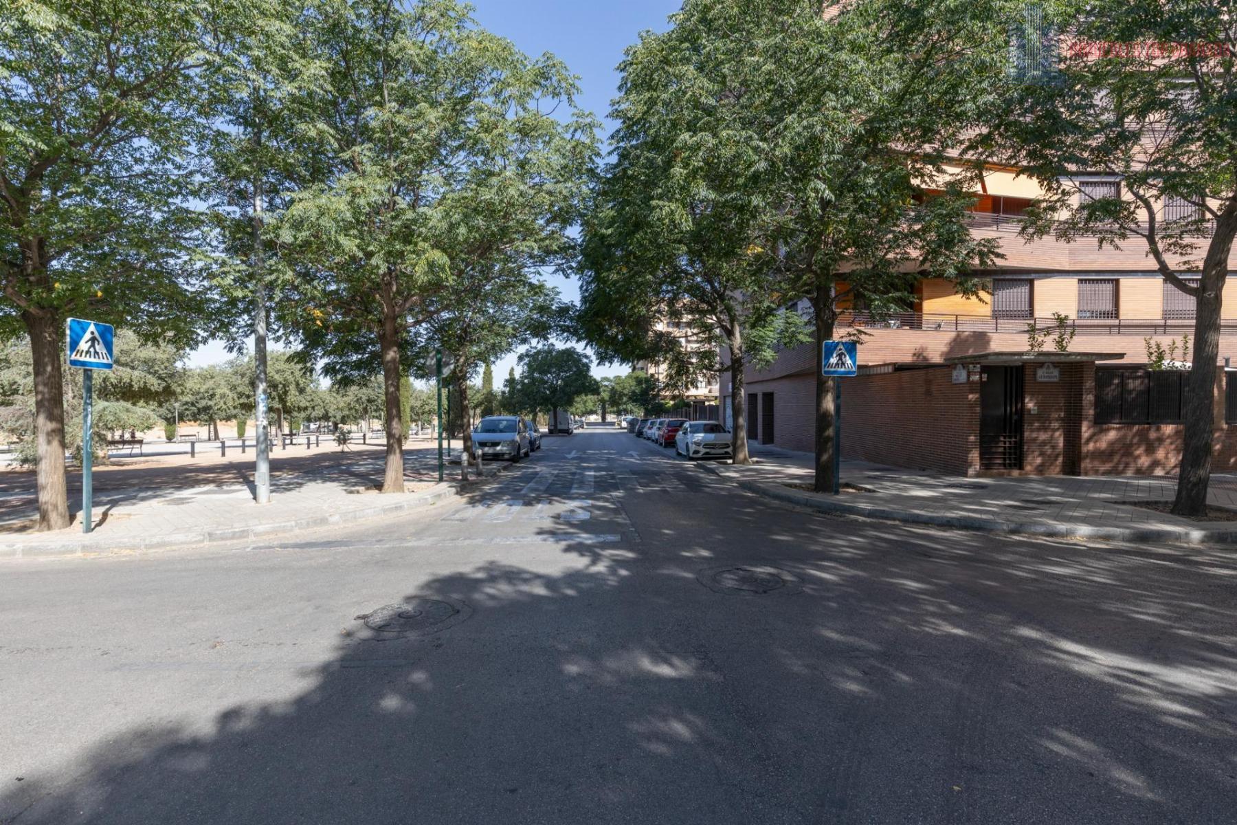 For sale of flat in Granada