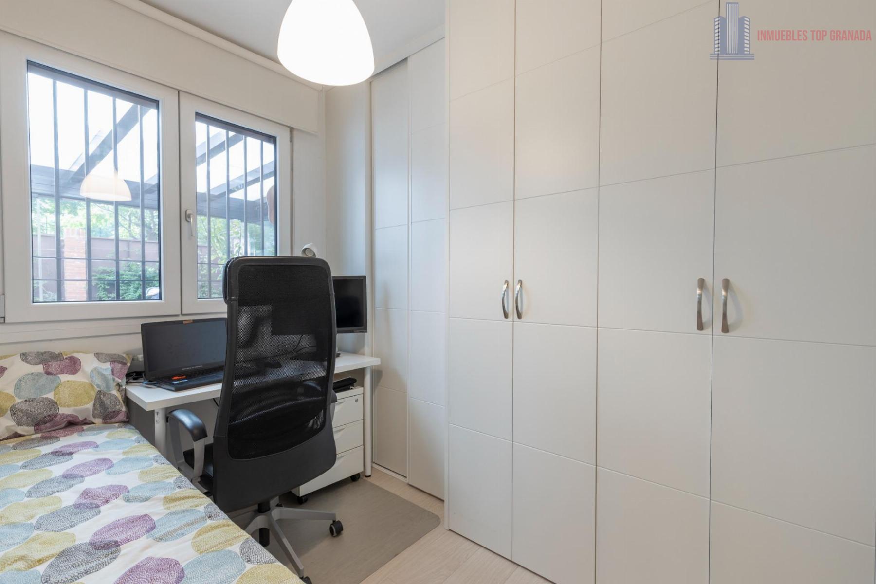 For sale of flat in Granada