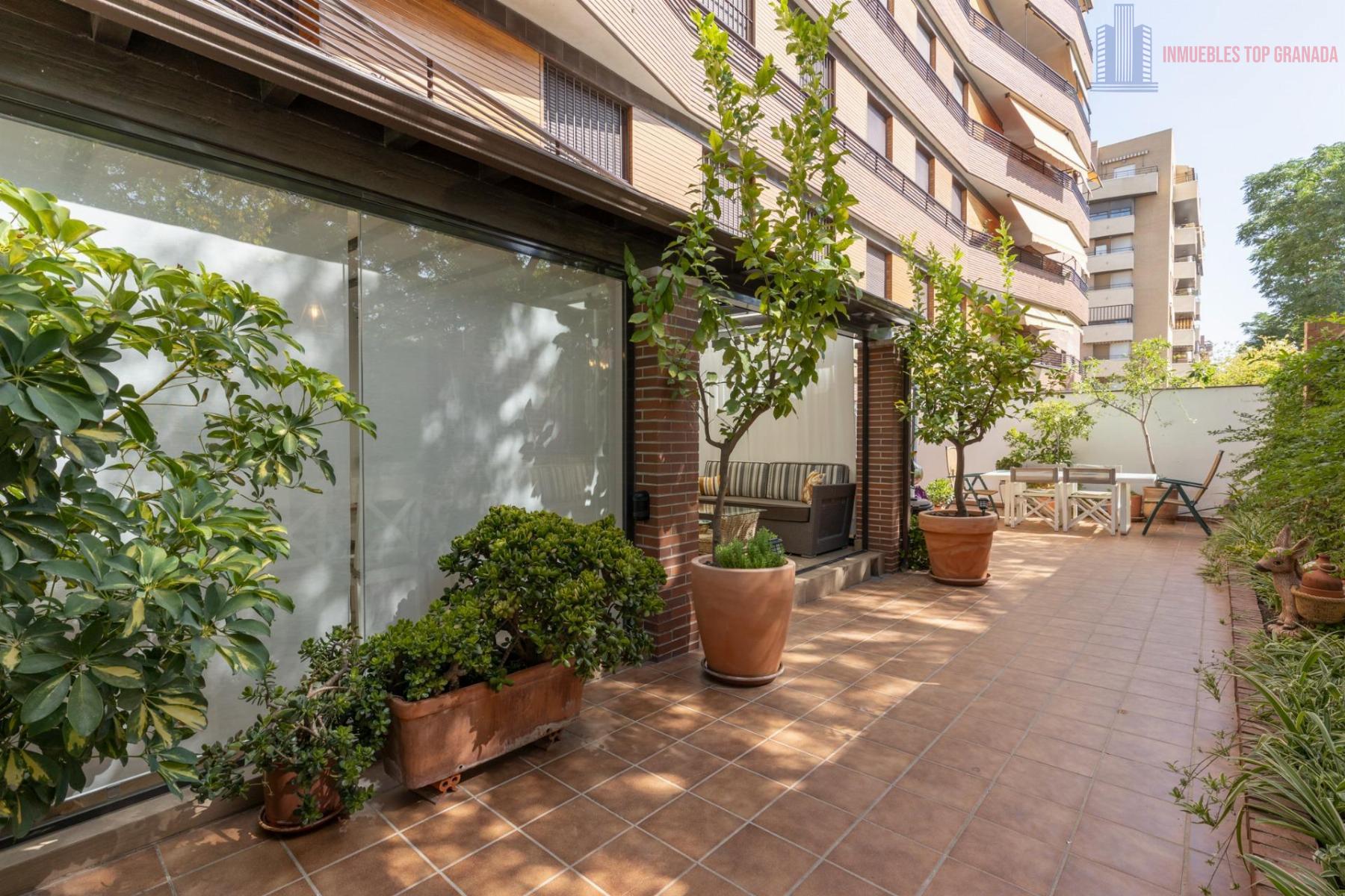 For sale of flat in Granada
