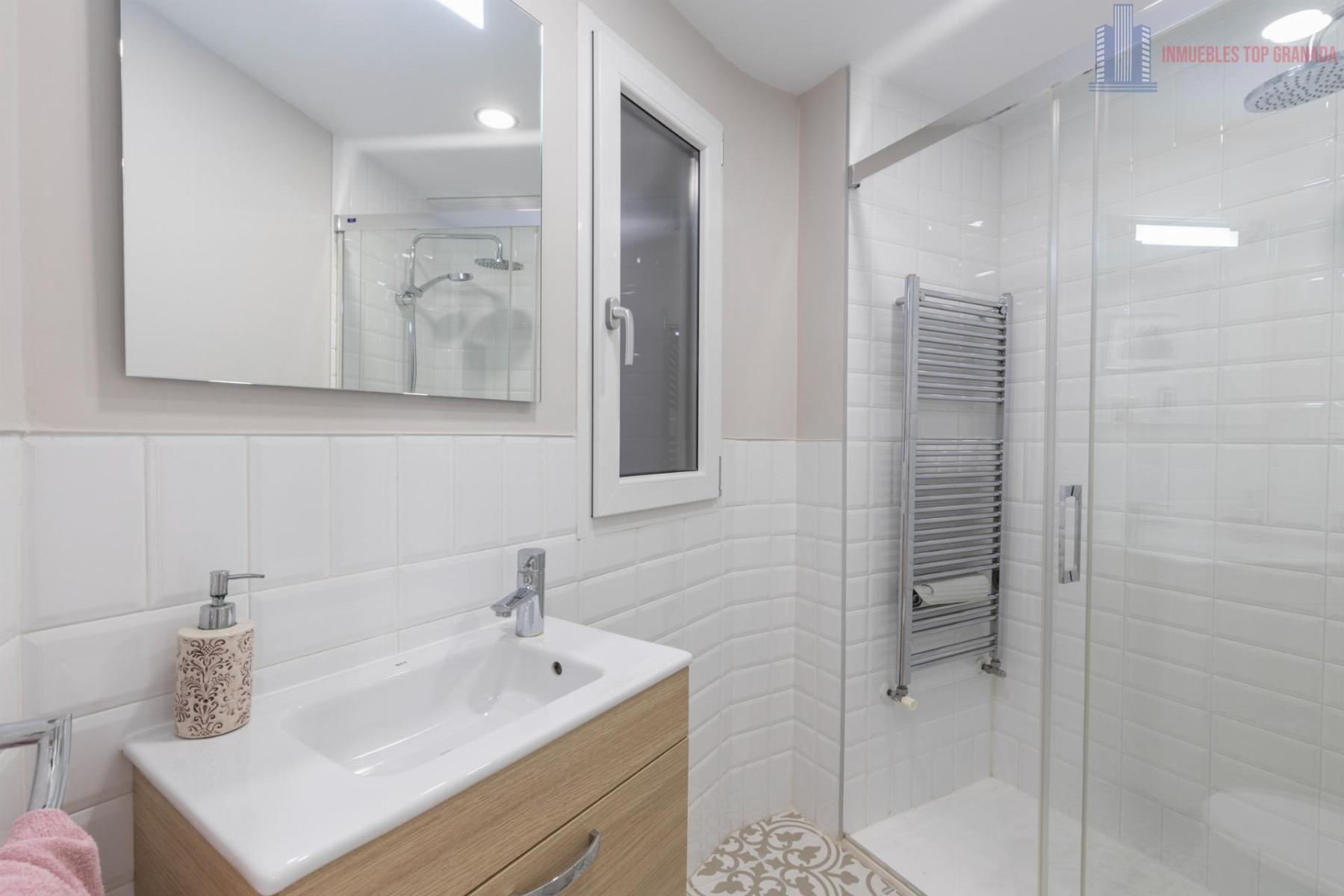 For sale of flat in Granada