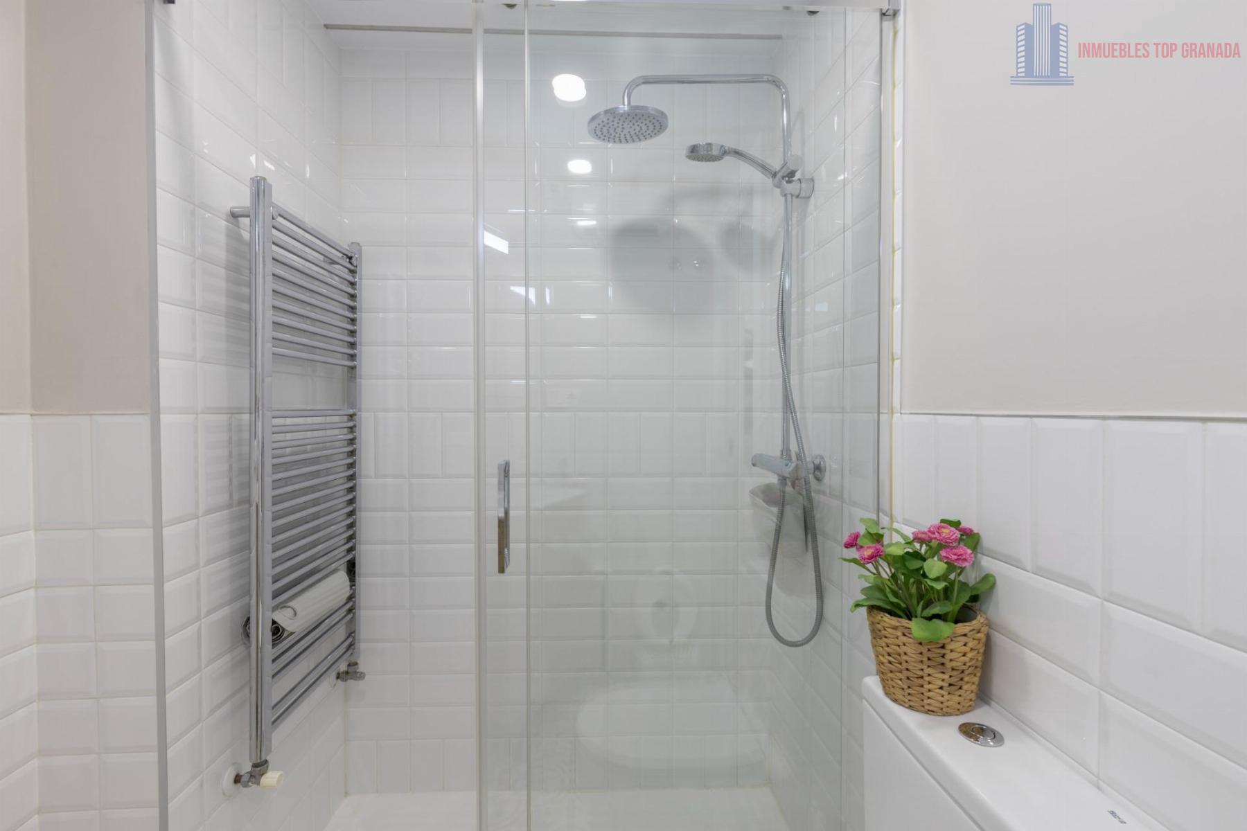 For sale of flat in Granada