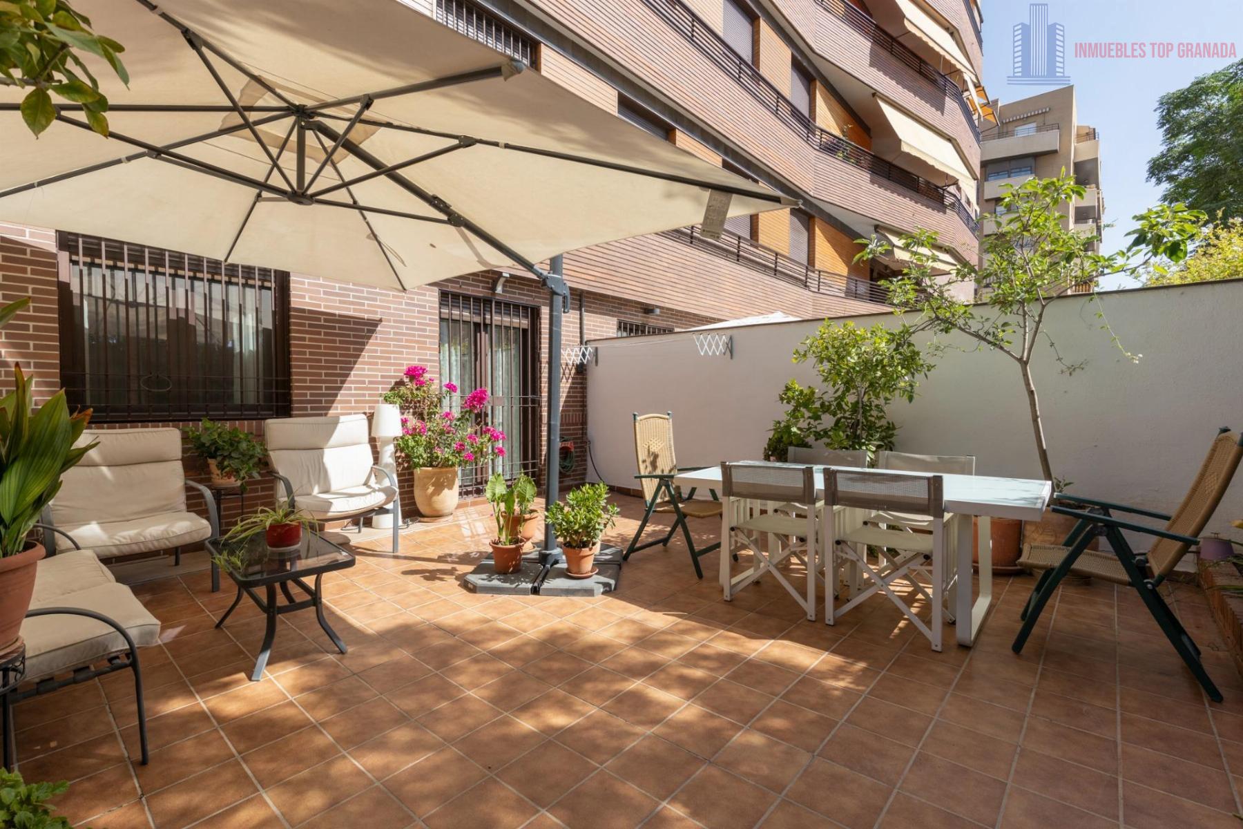 For sale of flat in Granada