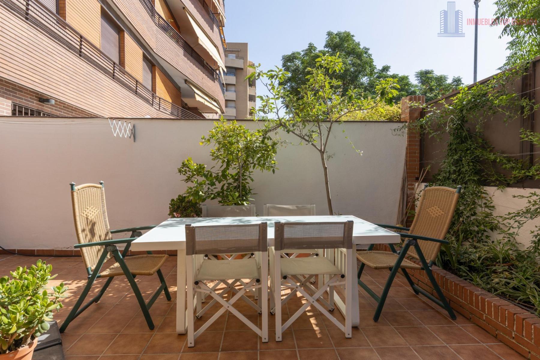 For sale of flat in Granada