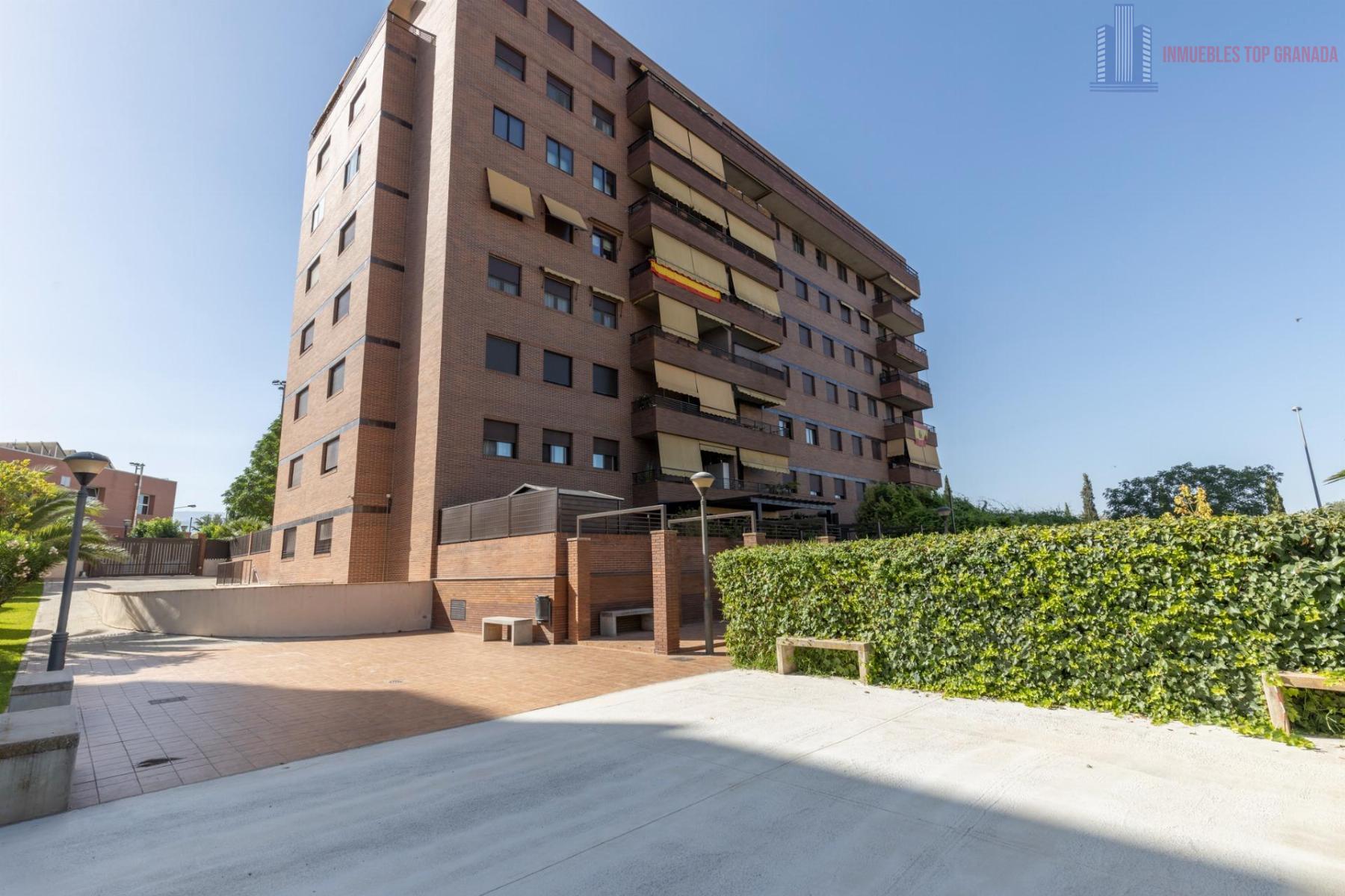 For sale of flat in Granada