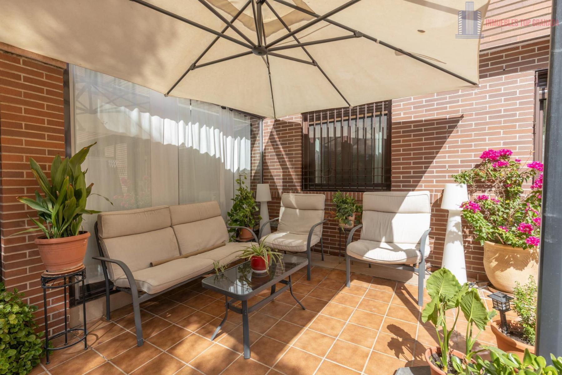 For sale of flat in Granada