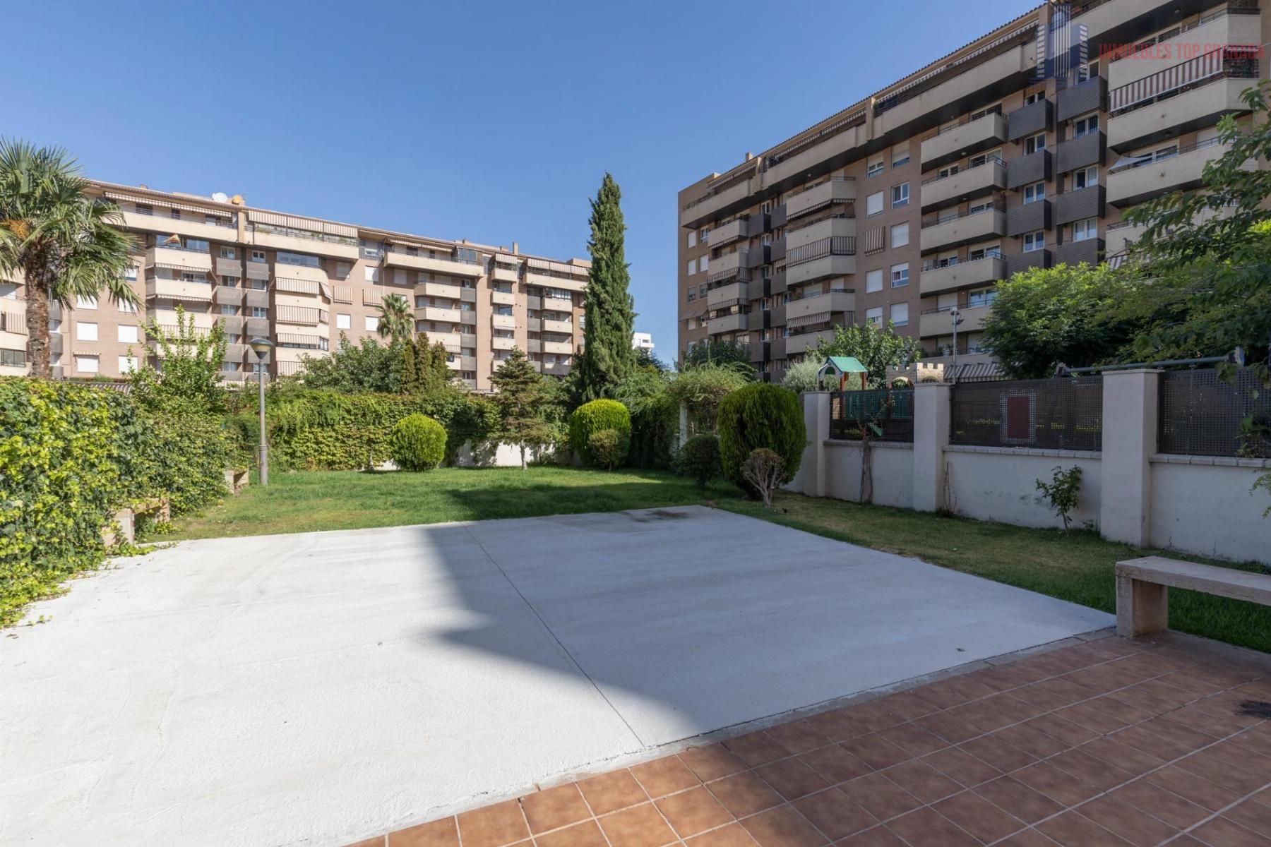 For sale of flat in Granada