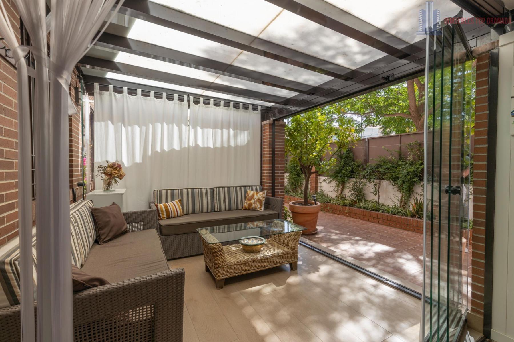 For sale of flat in Granada