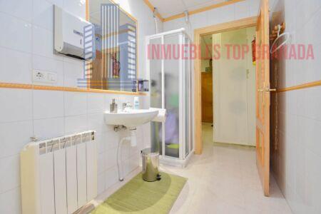 For sale of commercial in Granada