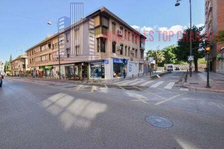 For sale of commercial in Granada