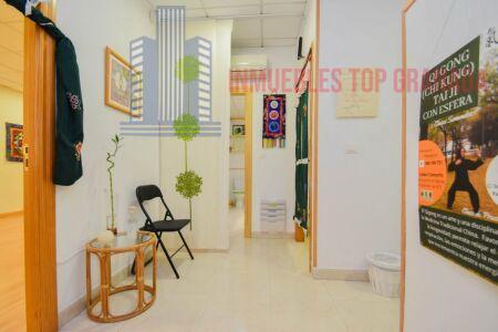 For sale of commercial in Granada